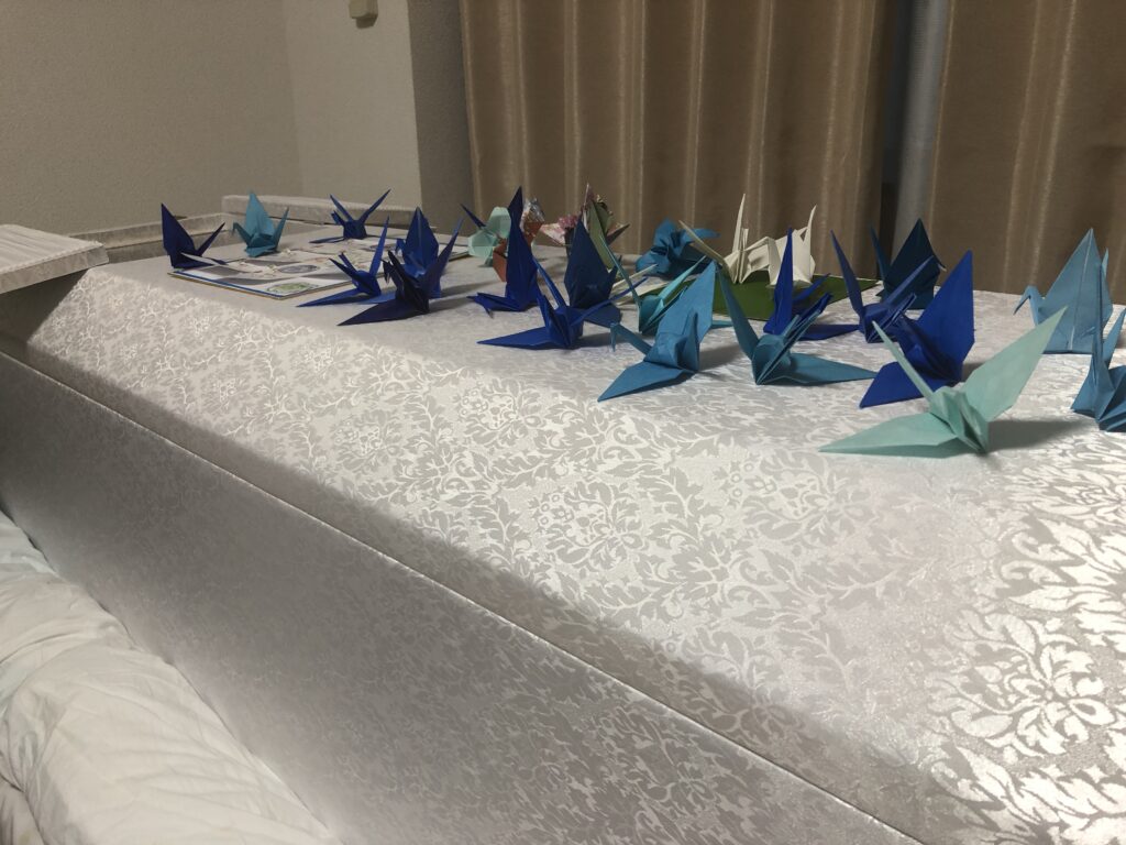 青いツルの写真